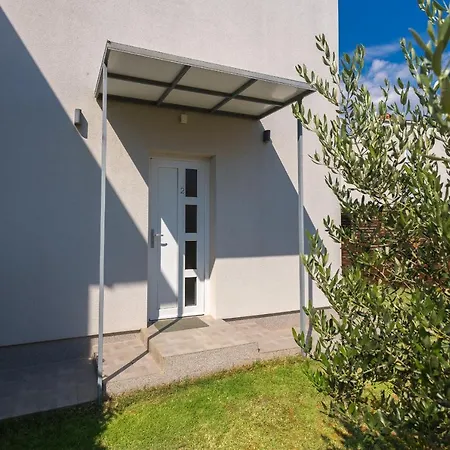 Kaya Apartamento Pula