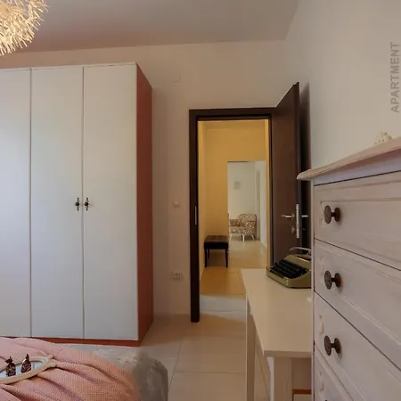 Kaya Apartment *